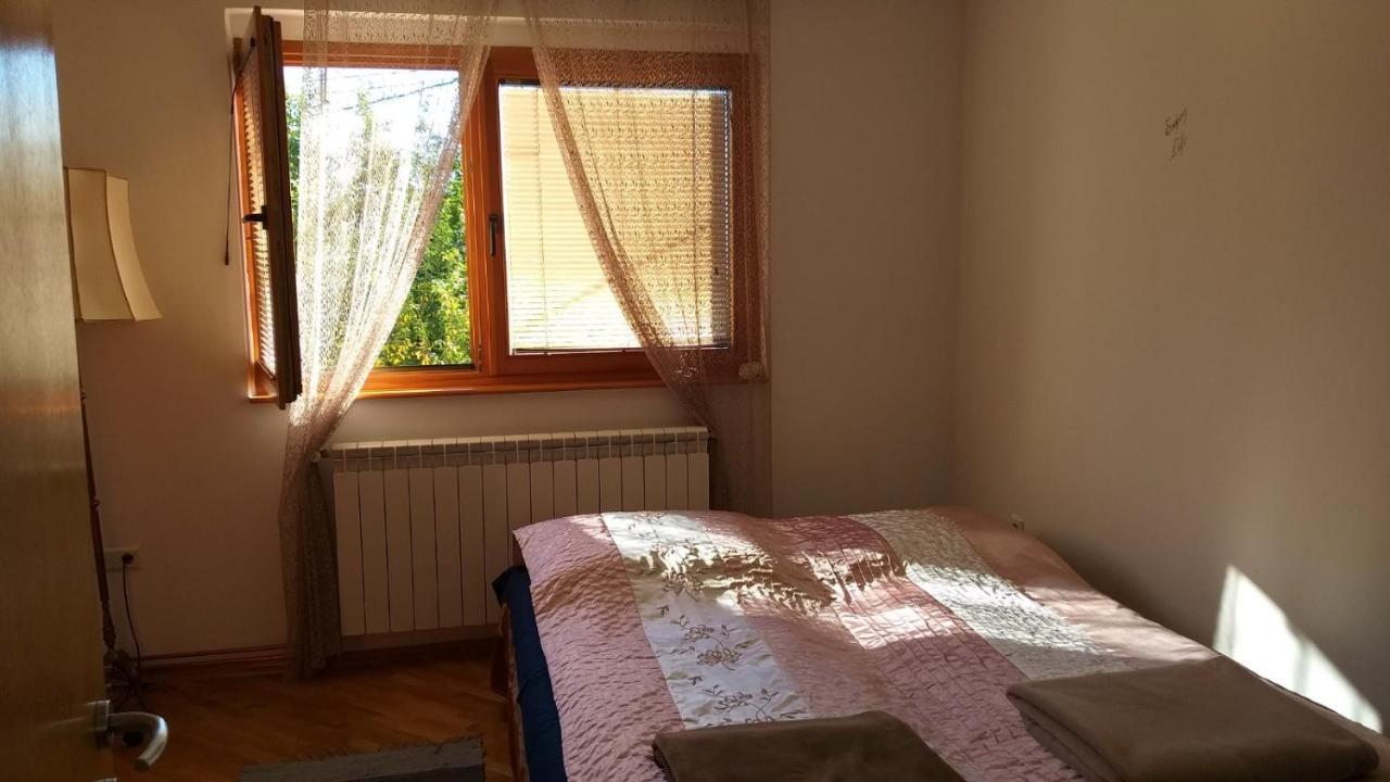 Apartman Sa Garazom I Internetom SJJ Exteriér fotografie